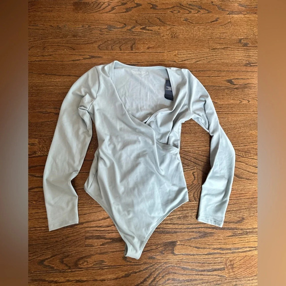 Abercrombie & Fitch Soft A&F Collection Wrap Body Suit Size Medium NWT - Picture 1 of 6